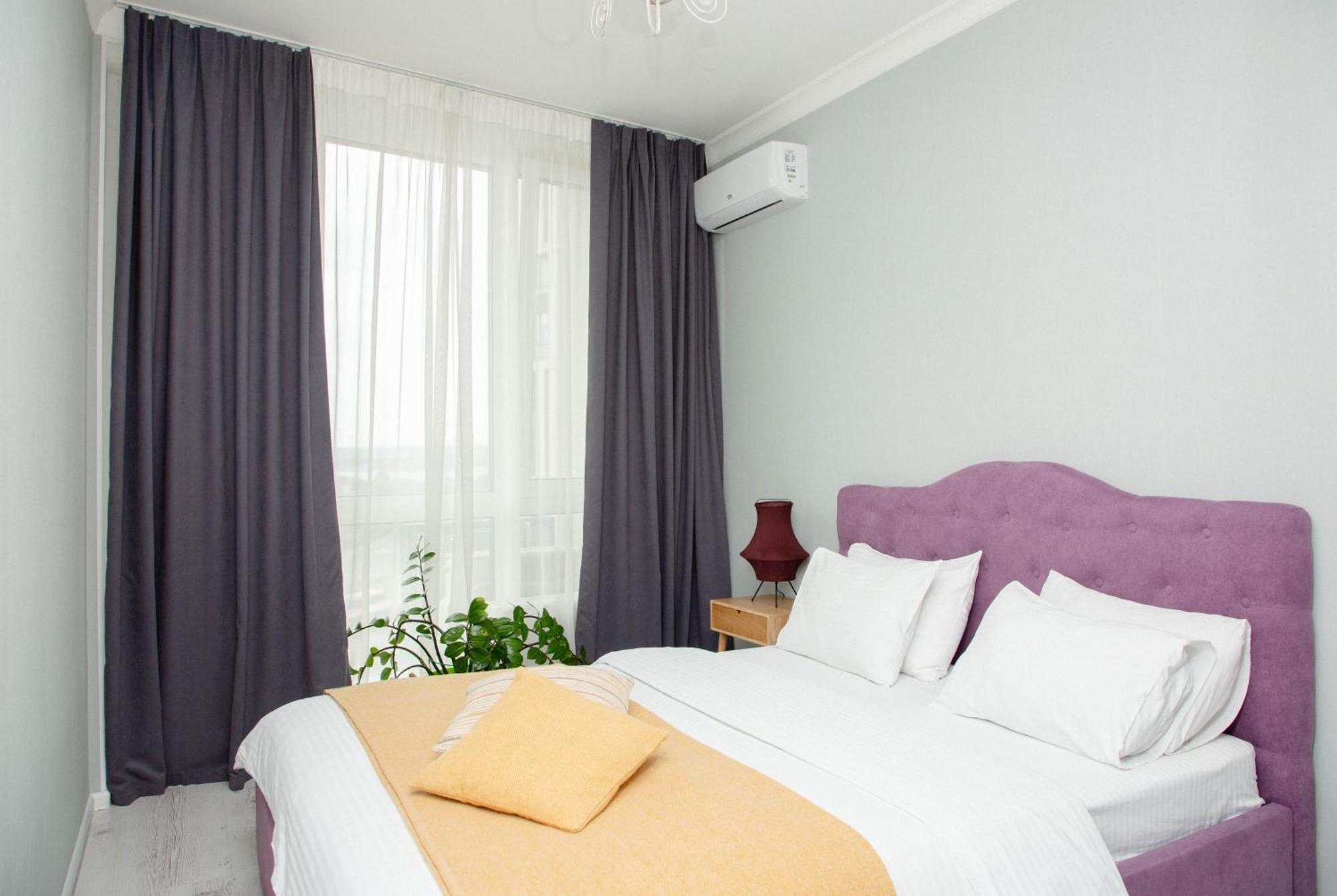 Slavutich Apartment Number 3 Kiev Bagian luar foto